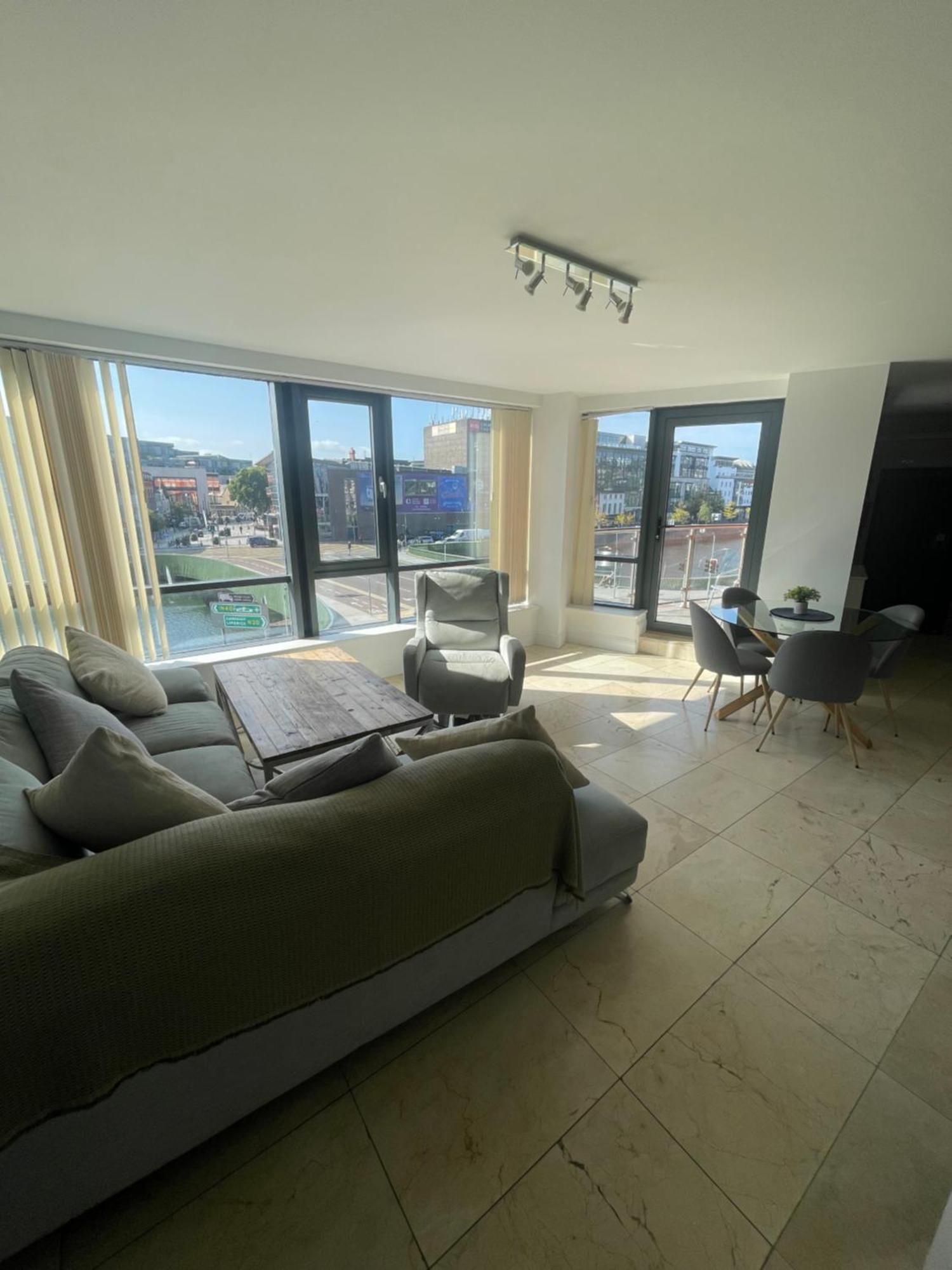Fabulous And Sunny 2 Bed Apartment, In City Centre Cork Zewnętrze zdjęcie